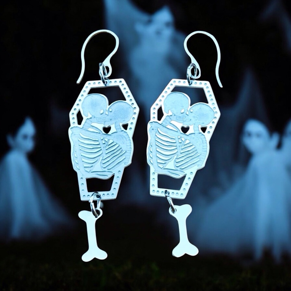 🆕 Skeleton Lovers on a Coffin Laser Etched Earrings Stainless Steel